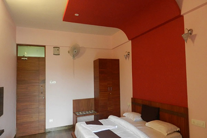 वराहस्वामी गेस्ट हाउस