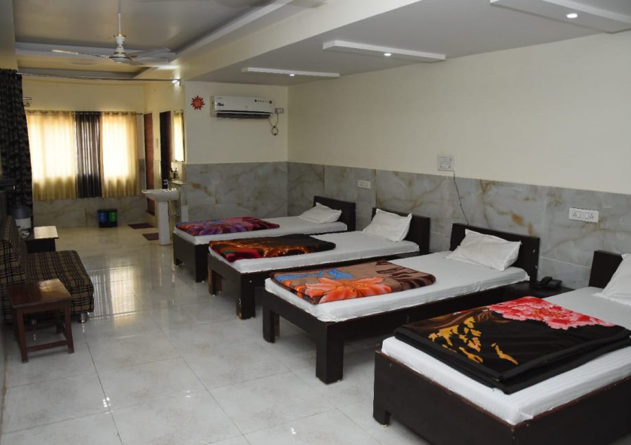 वराहस्वामी गेस्ट हाउस